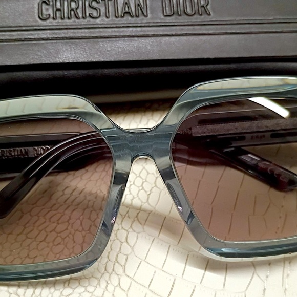 New Dior DIORSIGNATURE S10F 30F2 Shiny Transparent In Rare Green Smoke Color - Picture 4 of 15